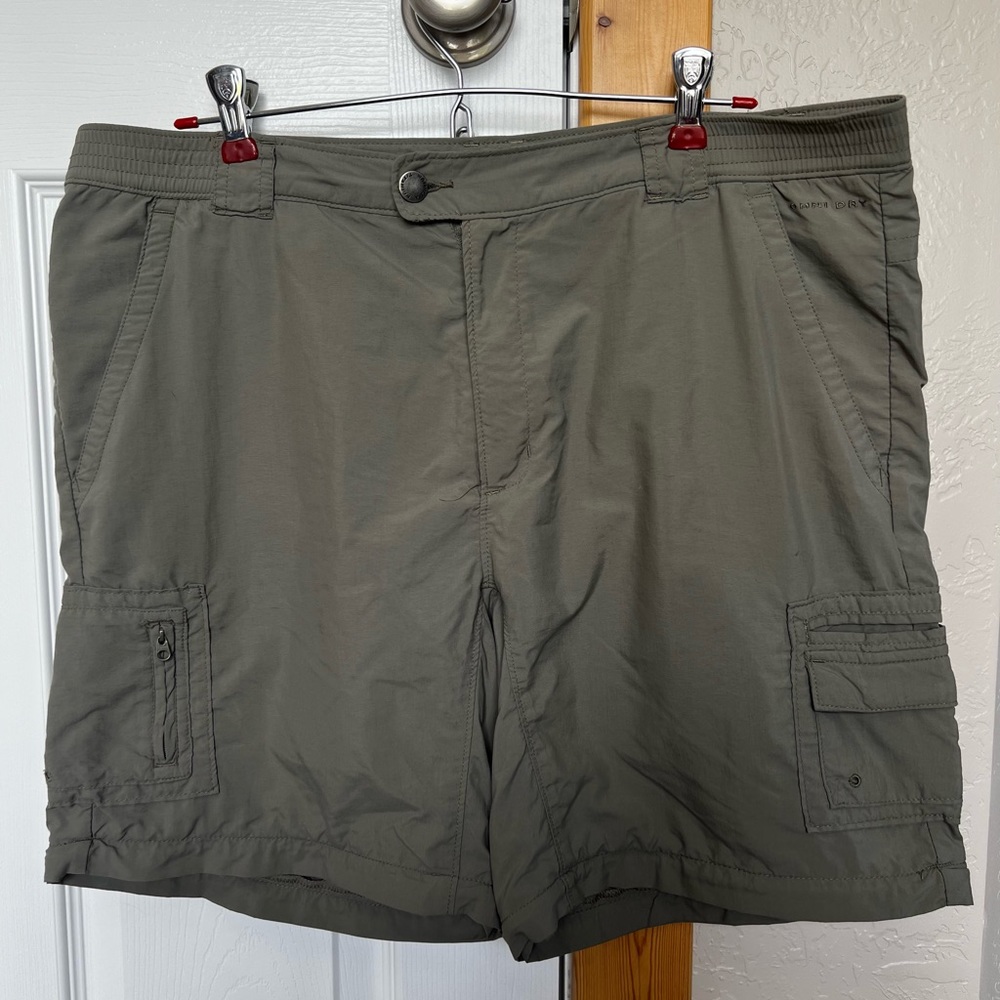 Columbia packable Titanium fishing hiking shorts Large